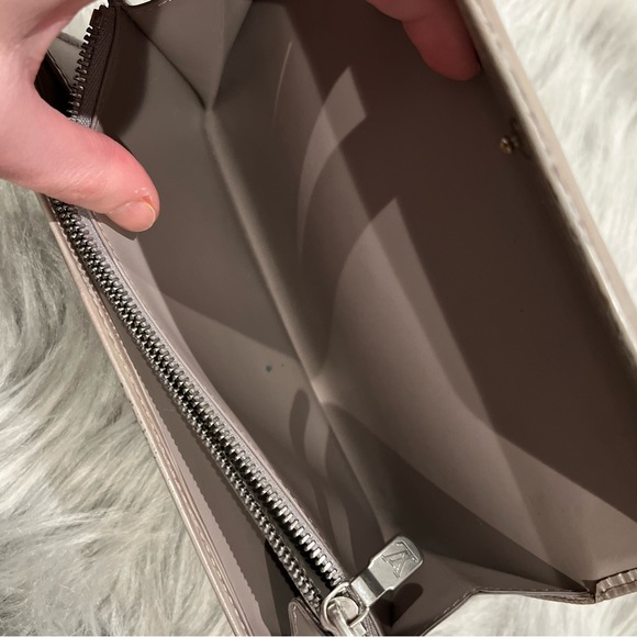 LV VGUC Vintage Epi Sarah Wallet w/Chain - Picture 8 of 11